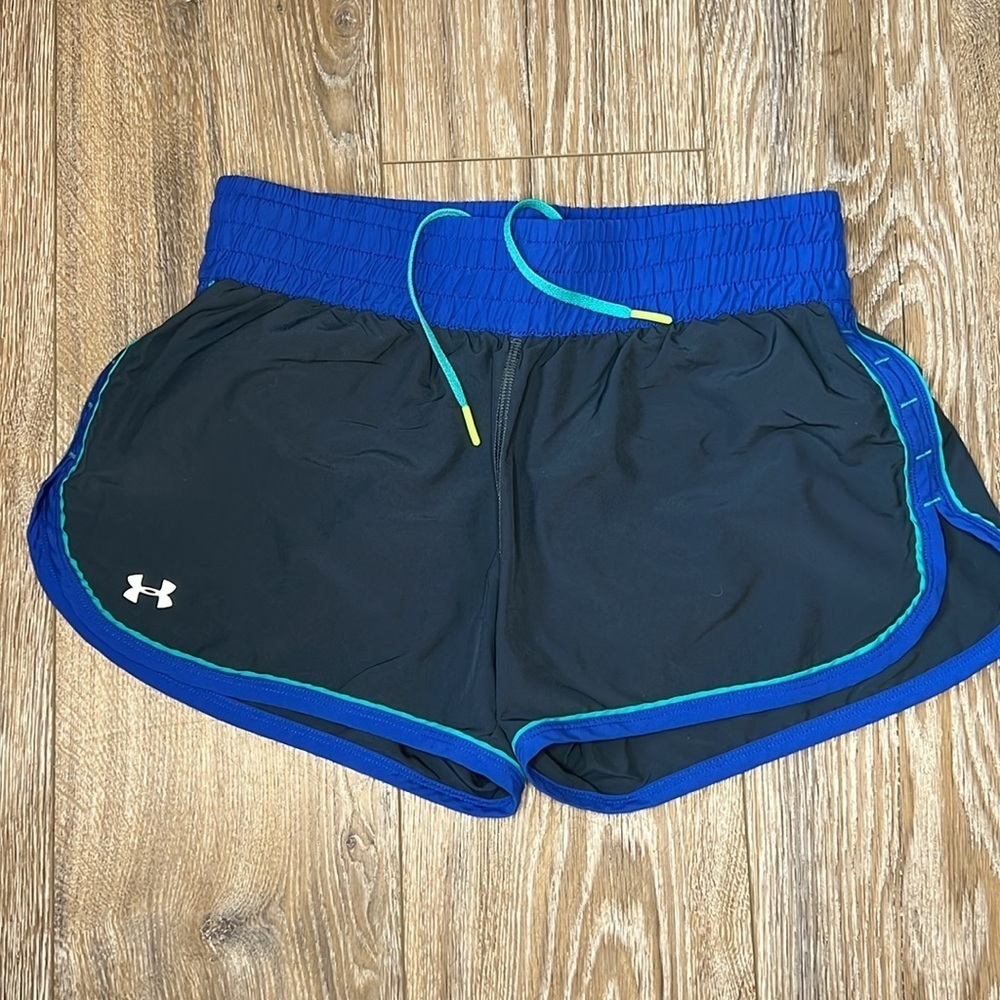 Bundle Of Under Arm Workout Gear 8 Items Total - image 2